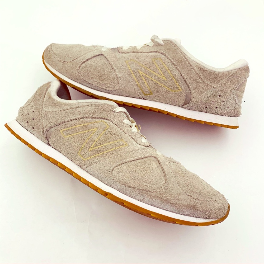 New Balance WL555 Retro Running Sneaker